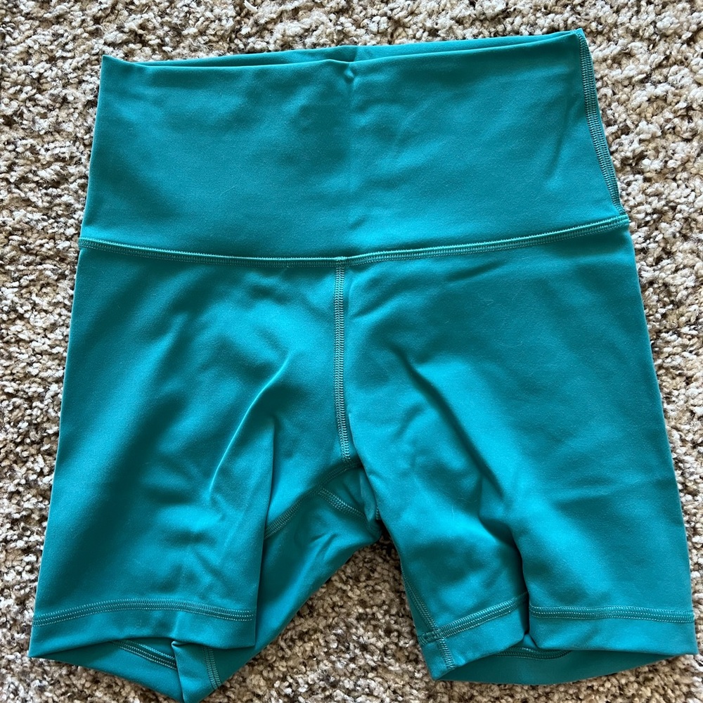 Lululemon Wunder Train Short 6in